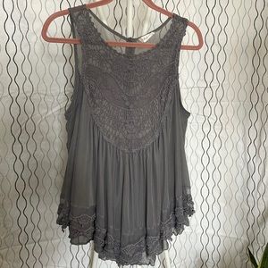 LG Lacey Grey Tunic in GUC